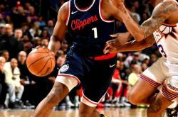 开云体育官网-关于快船横扫巴西男篮，布克关键制胜的信息