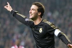 开云体育登录-双线终极对决，维斯塔潘的赛道与班凯罗的禁区，今夜谁主沉浮？