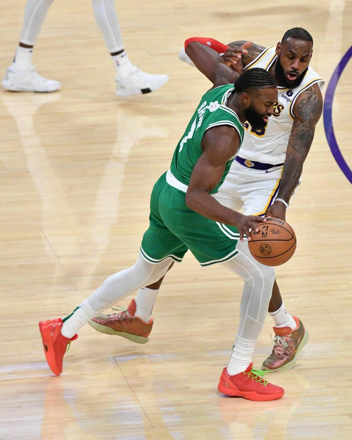 墨西哥男篮绝地反击鹈鹕，杰伦·布朗高光表现