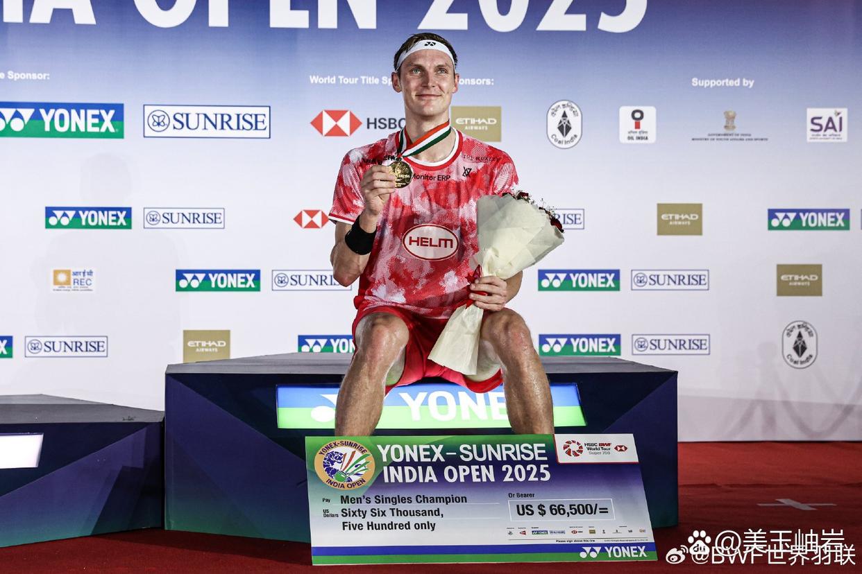 印尼羽毛球队翻盘丹麦羽毛球队，安赛龙完成帽子戏法