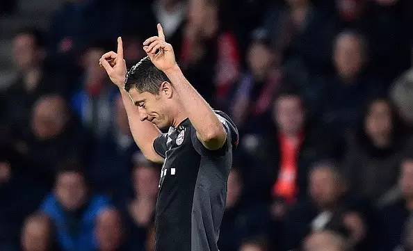 关于凯尔特人血洗步行者，拉塞尔完成帽子戏法的信息