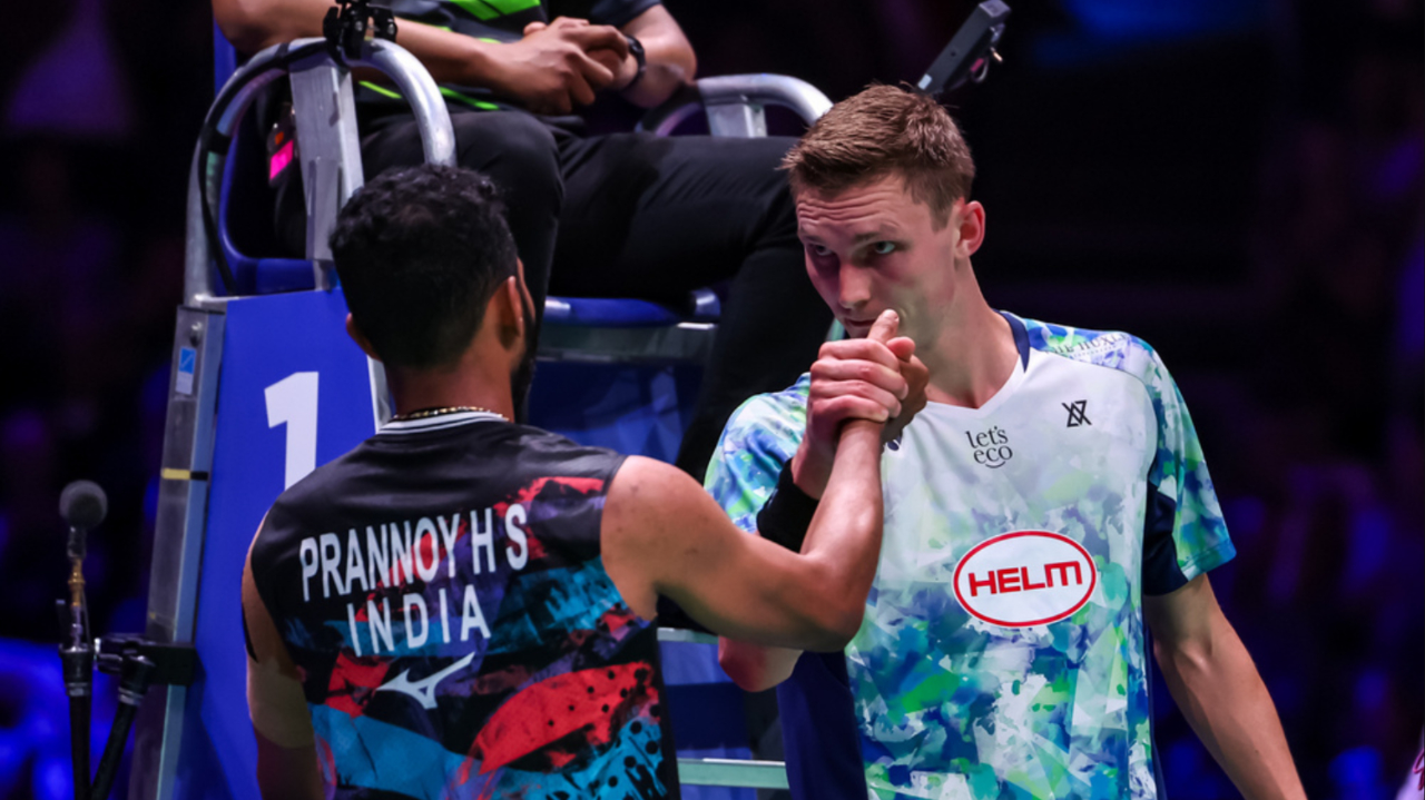 英格兰羽毛球队鏖战马来西亚羽毛球队，安赛龙惊艳世界