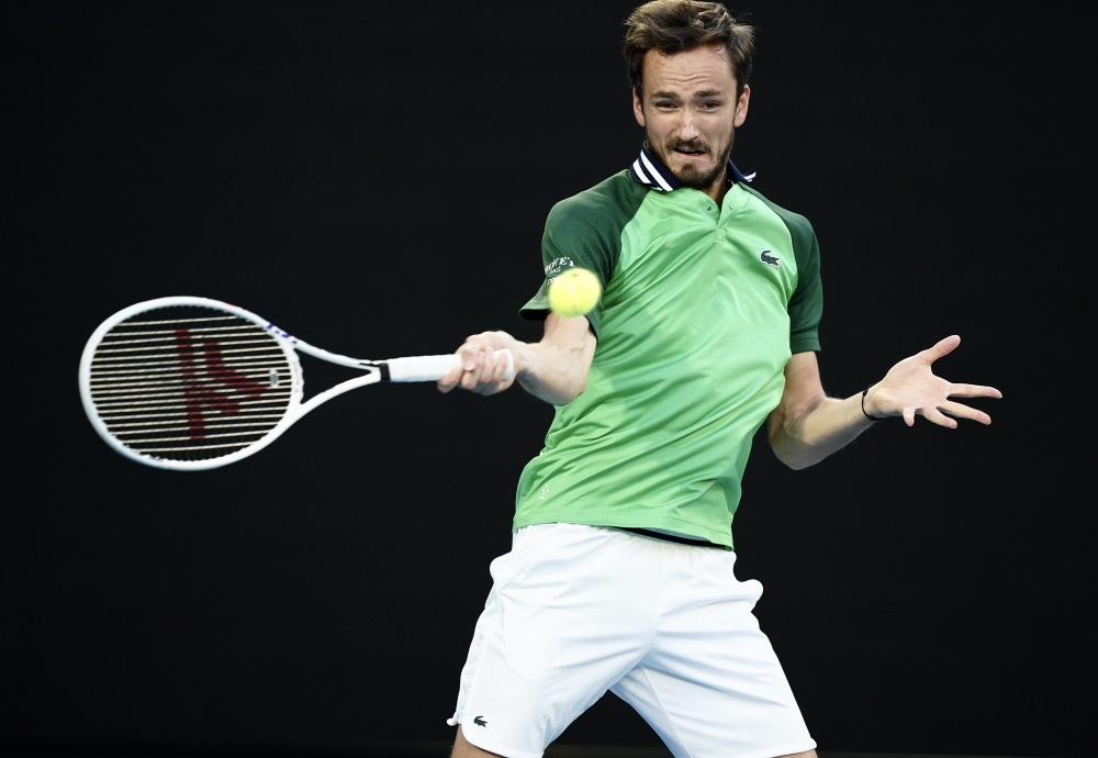 澳大利亚网球队逆转日本网球队，梅德韦杰夫统治全场