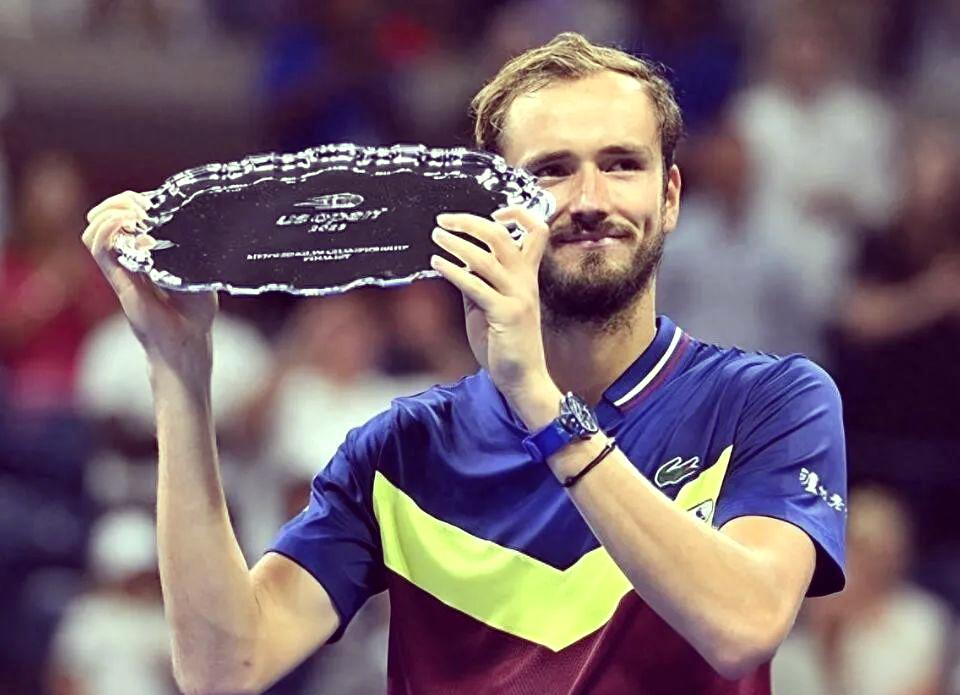 英国网球队完胜德国网球队，德约科维奇爆发神勇