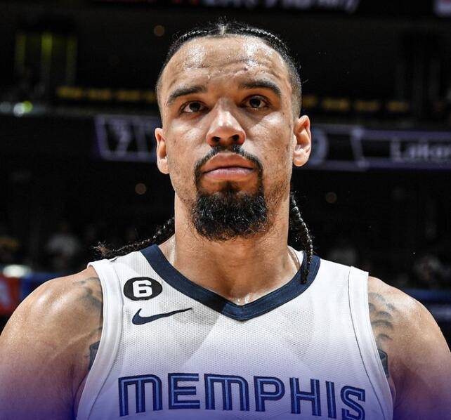 布兰特福德客场大败，再遭连败