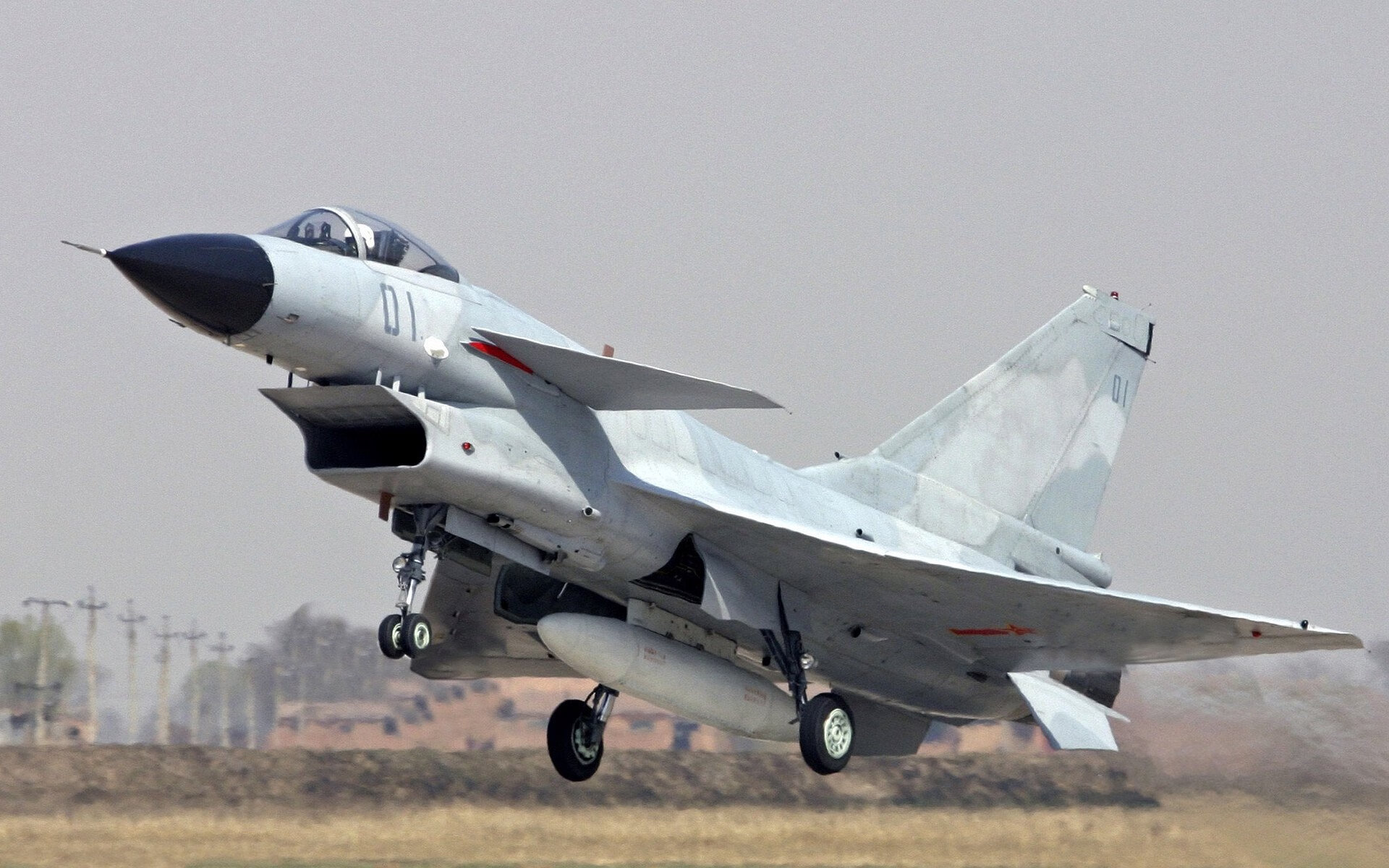 欧冠淘汰赛之夜，匿名者于喧嚣之地的专注