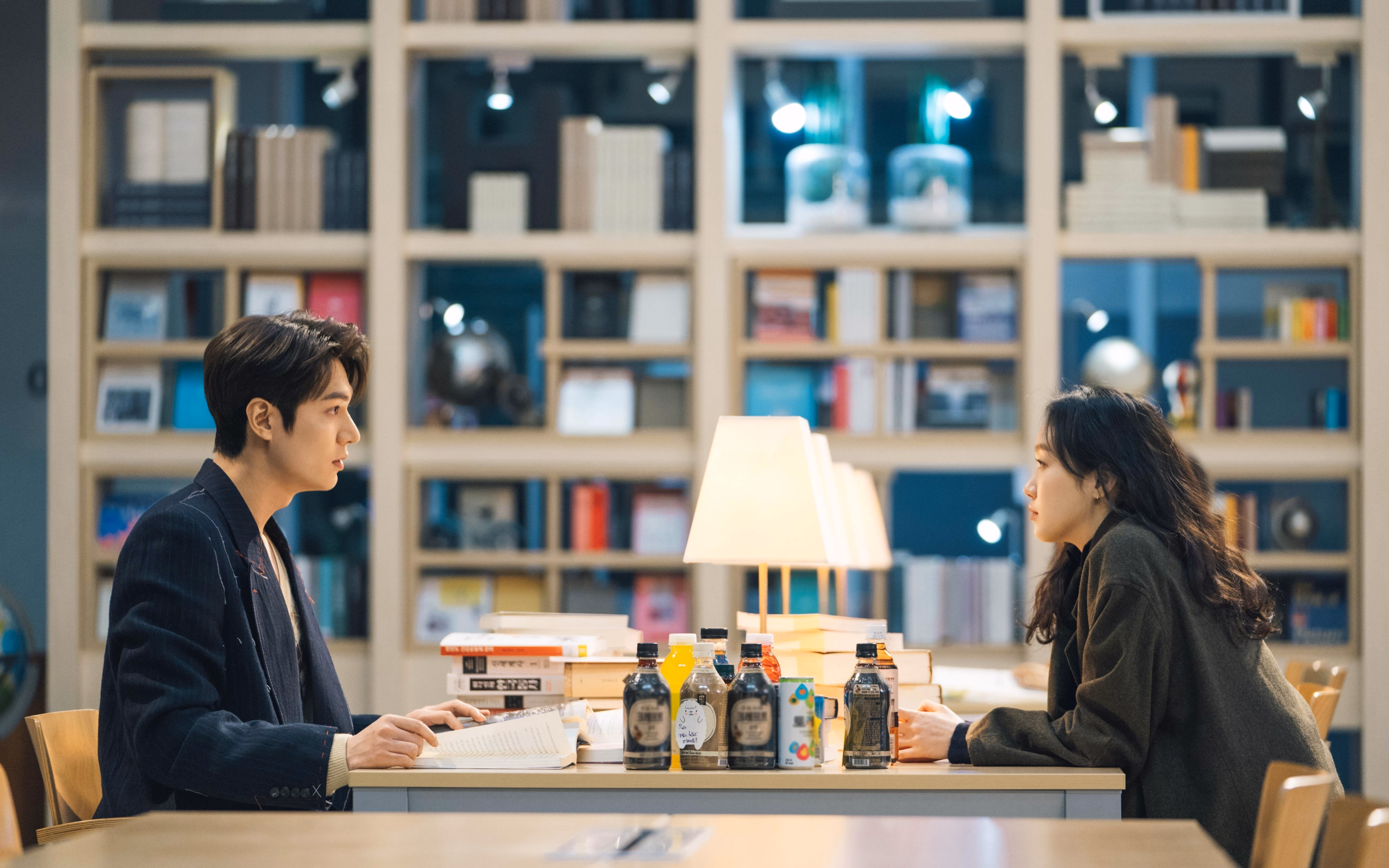 钢铁洪流与艺术手术刀,当劳塔罗的压制哲学,撞上西班牙的传控血性